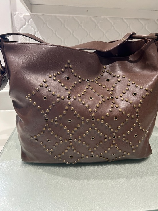 Frankie and Johnnie Handbags - Frankie and Johnnie Studded Leather Shoulder Bag - Brown